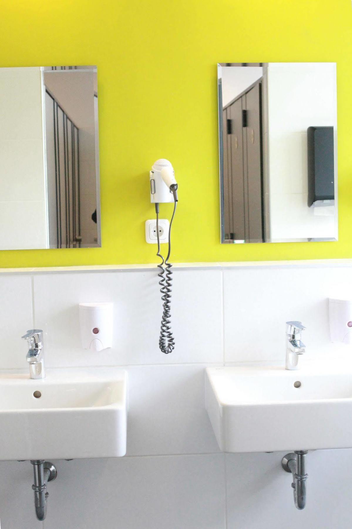 Mac City Hostel Hamburg Eksteriør bilde