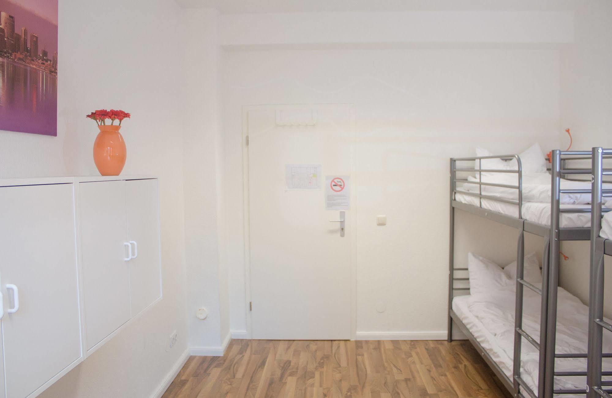 Mac City Hostel Hamburg Eksteriør bilde